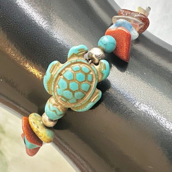 Turquoise Turtle & Mixed Gemstone Beaded Bracelet - Picture 3 of 11